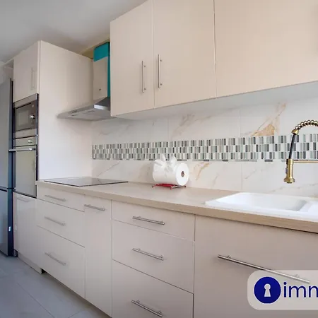 Apartment T3 In Near The Sea And Shops *